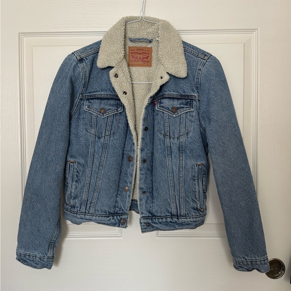 Levi's Light Blue Denim Jacket with Cream Sherpa Collar